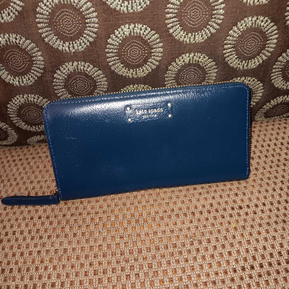 Kate Spade navy leather zippy wallet